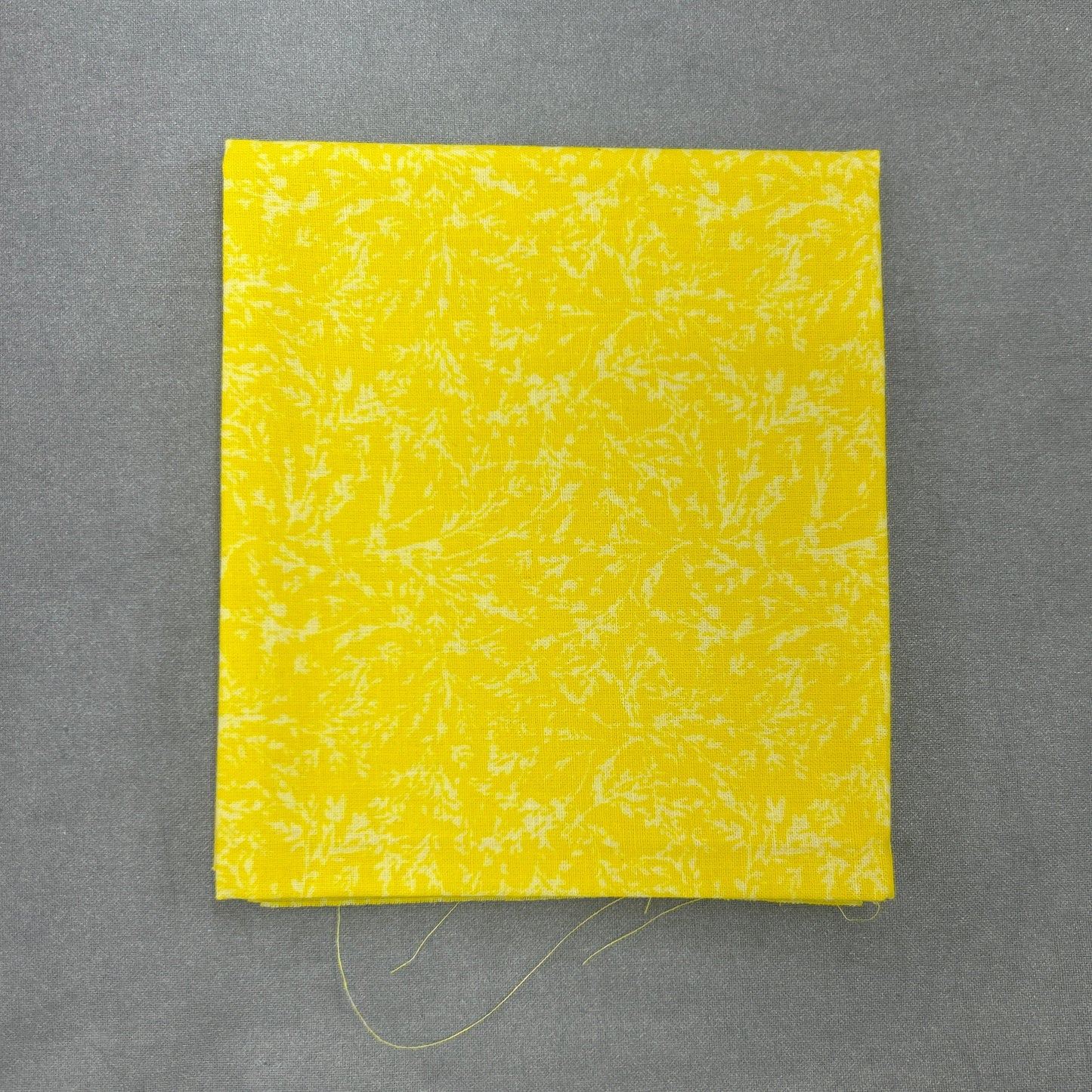 Fat Quarter yellow tone on tone